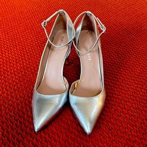 NEVER WORN Sliver Pointed Toe Ankle Strap Heels